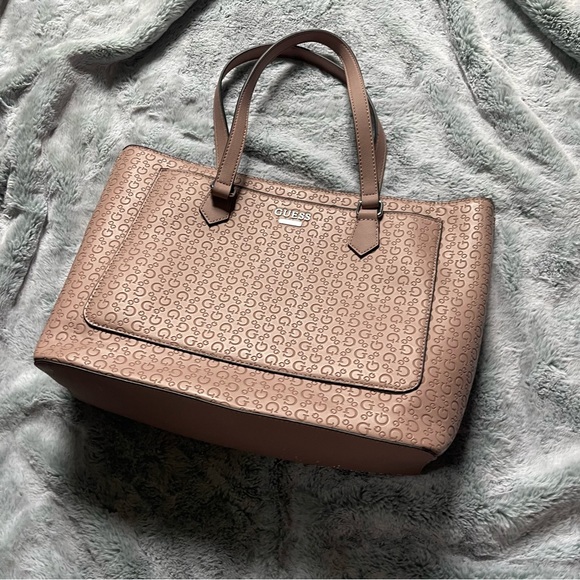 Blush Satchel Guess Handbag - Some Wear - Picture 3 of 14